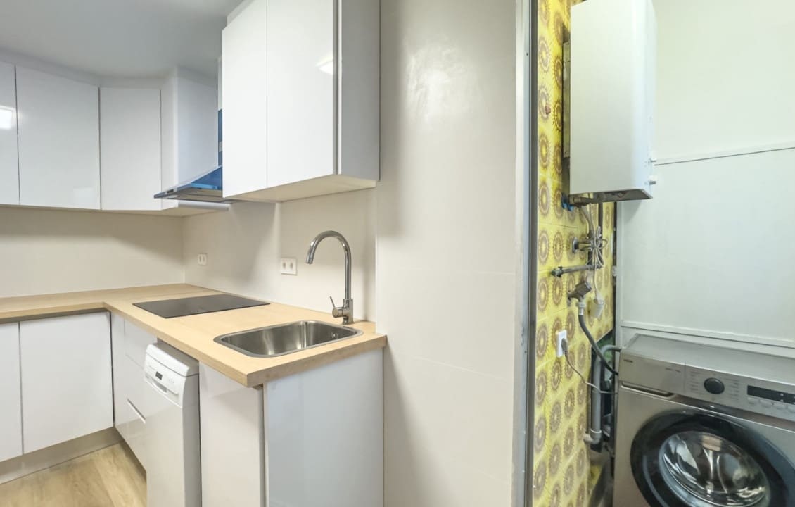 3 bedroom Flat for rent in Alicante / Alacant city with garage - € 1,250 (Ref: 9843969)