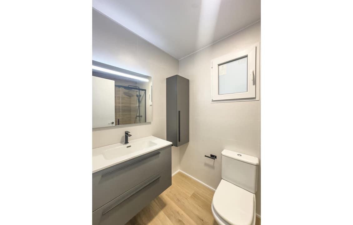 3 bedroom Flat for rent in Alicante / Alacant city with garage - € 1,250 (Ref: 9843969)