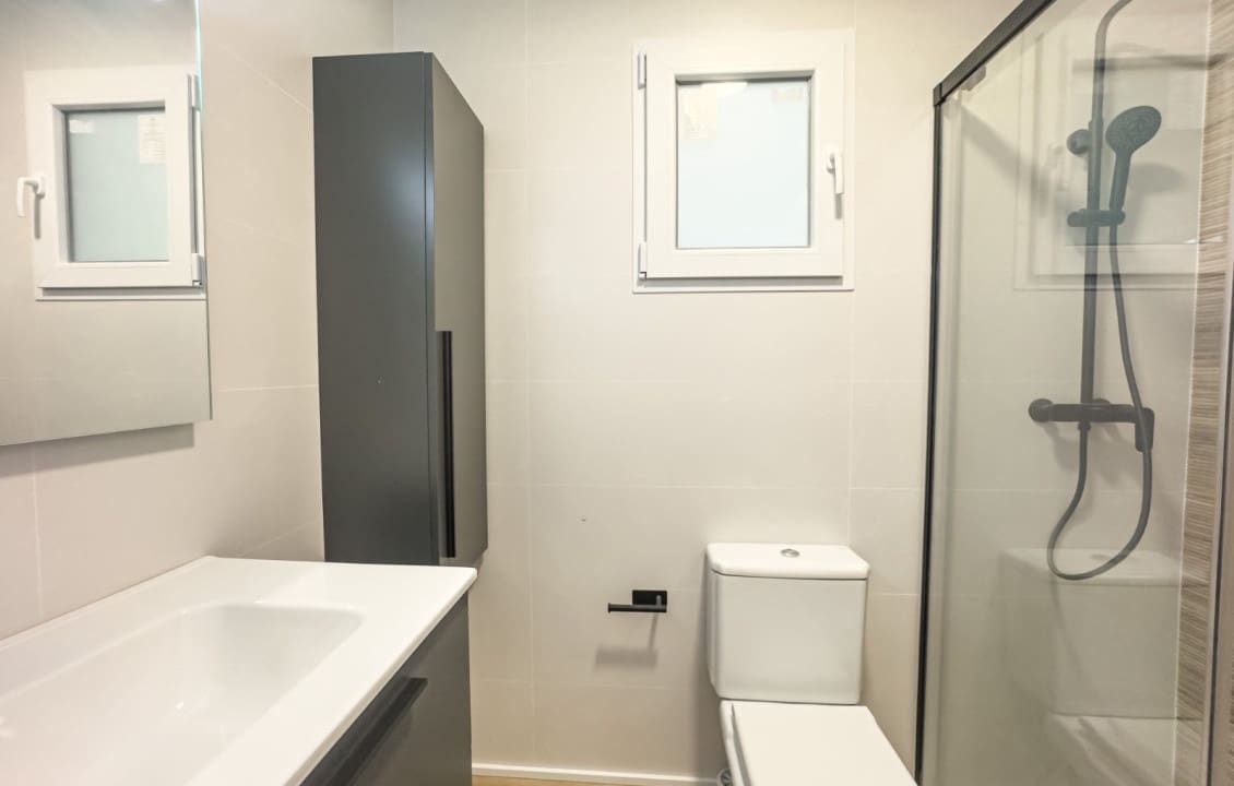 3 bedroom Flat for rent in Alicante / Alacant city with garage - € 1,250 (Ref: 9843969)