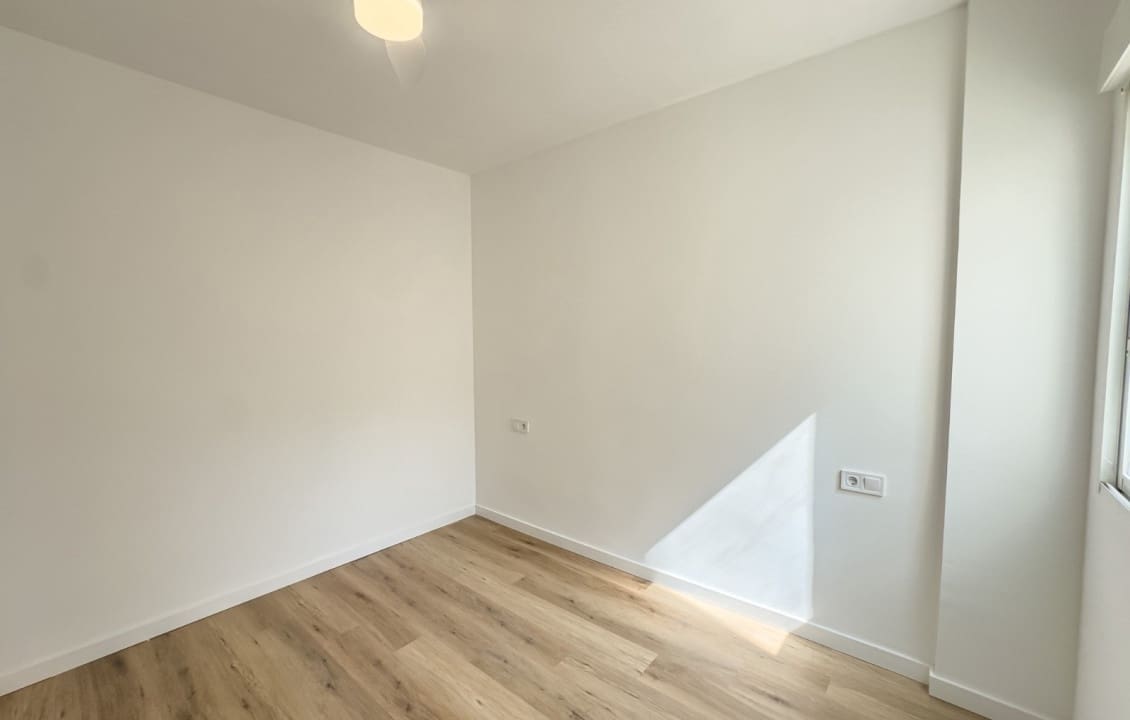 3 bedroom Flat for rent in Alicante / Alacant city with garage - € 1,250 (Ref: 9843969)