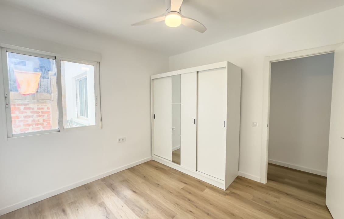 3 bedroom Flat for rent in Alicante / Alacant city with garage - € 1,250 (Ref: 9843969)