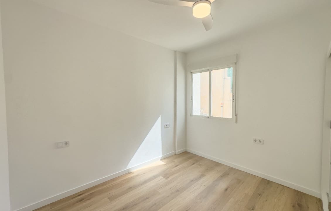 3 bedroom Flat for rent in Alicante / Alacant city with garage - € 1,250 (Ref: 9843969)