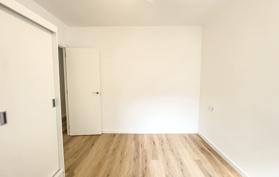 3 bedroom Flat for rent in Alicante / Alacant city with garage - € 1,250 (Ref: 9843969)