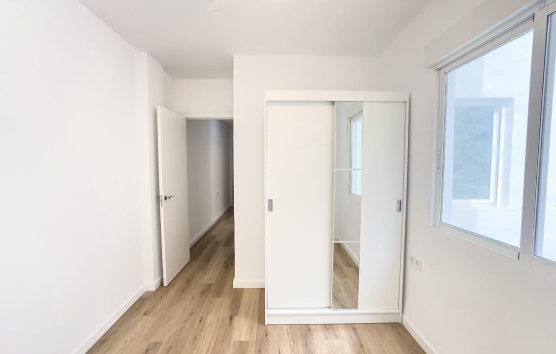 3 bedroom Flat for rent in Alicante / Alacant city with garage - € 1,250 (Ref: 9843969)