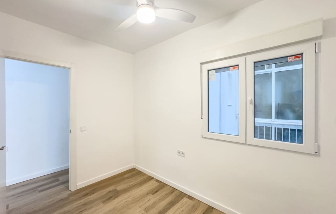 3 bedroom Flat for rent in Alicante / Alacant city with garage - € 1,250 (Ref: 9843969)