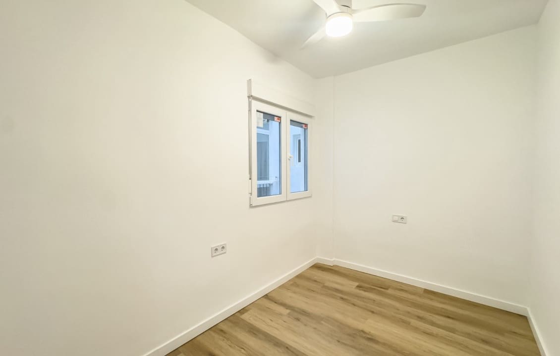3 bedroom Flat for rent in Alicante / Alacant city with garage - € 1,250 (Ref: 9843969)