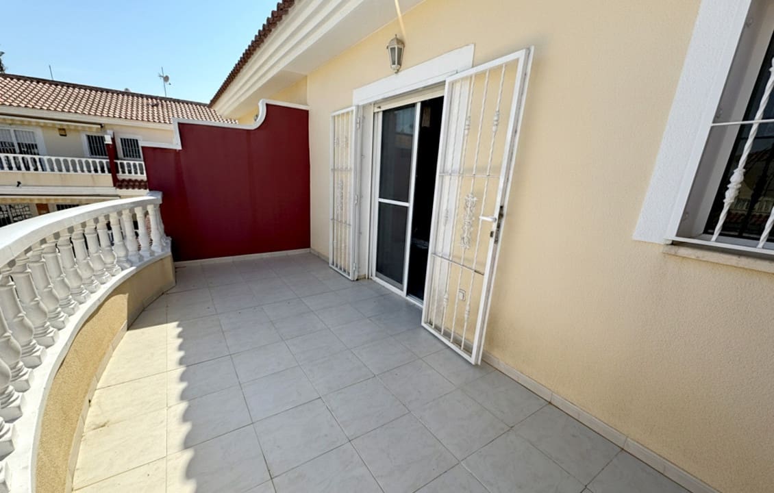 3 chambre Bungalow à vendre à Ciudad Quesada avec piscine - 240 000 € (Ref: 9879883)