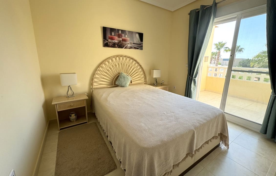 3 chambre Bungalow à vendre à Ciudad Quesada avec piscine - 240 000 € (Ref: 9879883)