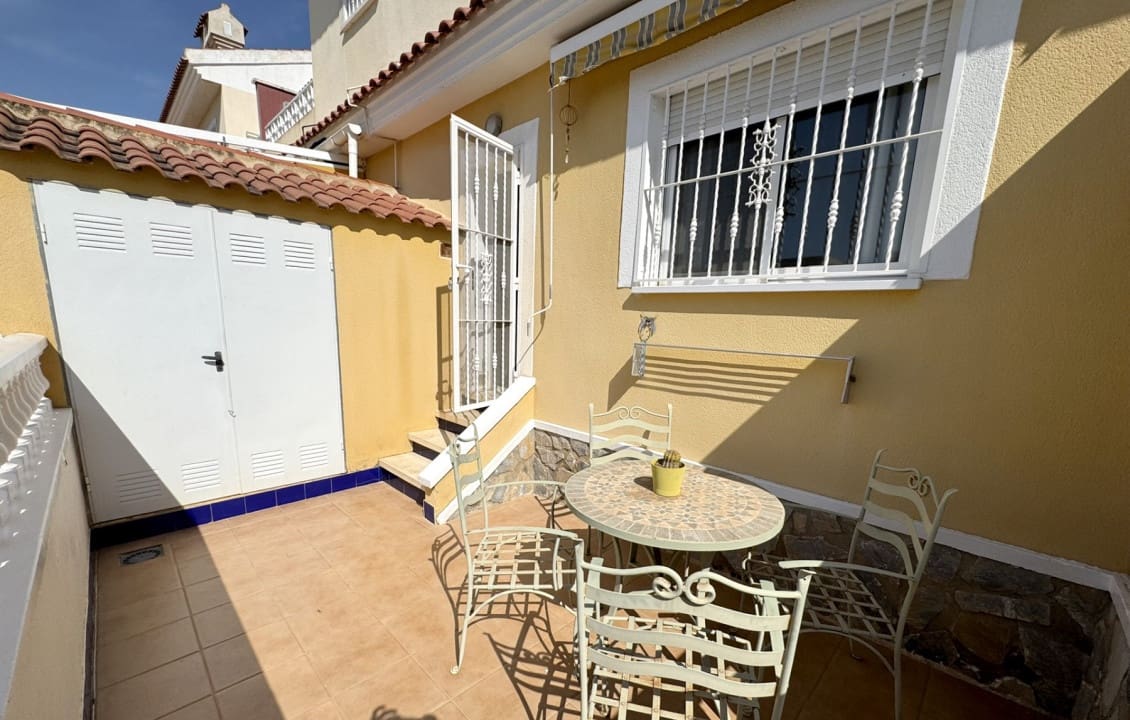 3 chambre Bungalow à vendre à Ciudad Quesada avec piscine - 240 000 € (Ref: 9879883)