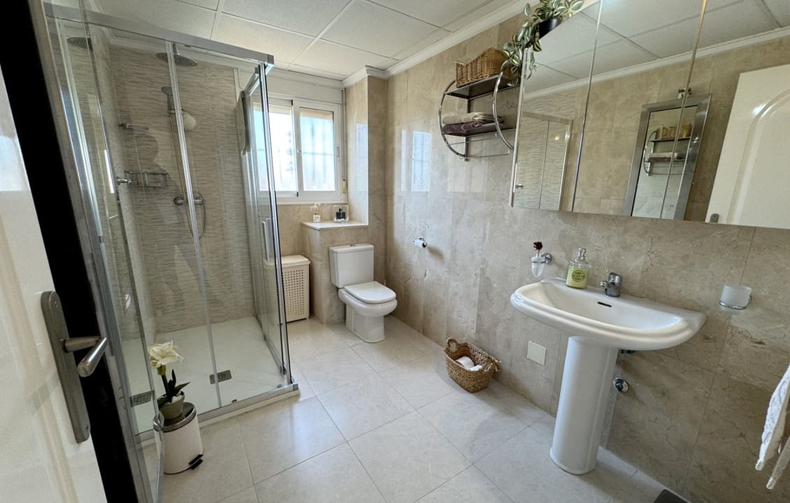 3 chambre Bungalow à vendre à Ciudad Quesada avec piscine - 240 000 € (Ref: 9879883)