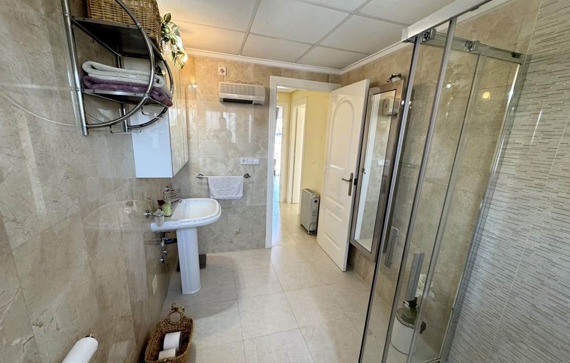 3 chambre Bungalow à vendre à Ciudad Quesada avec piscine - 240 000 € (Ref: 9879883)