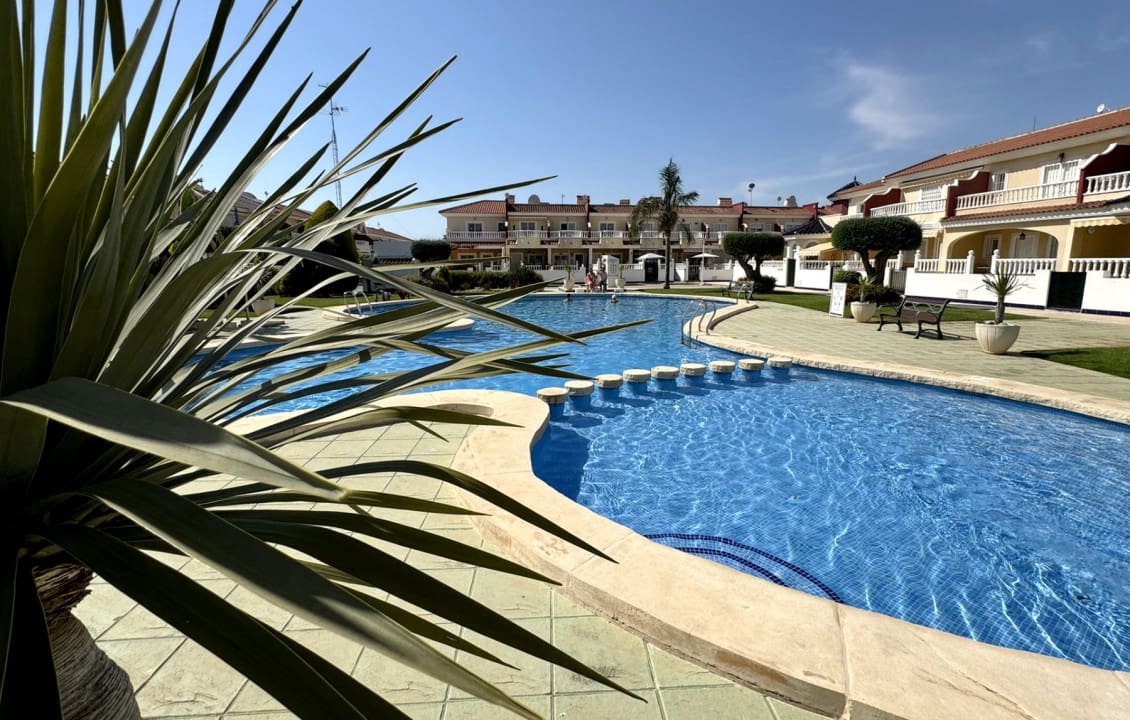 3 chambre Bungalow à vendre à Ciudad Quesada avec piscine - 240 000 € (Ref: 9879883)