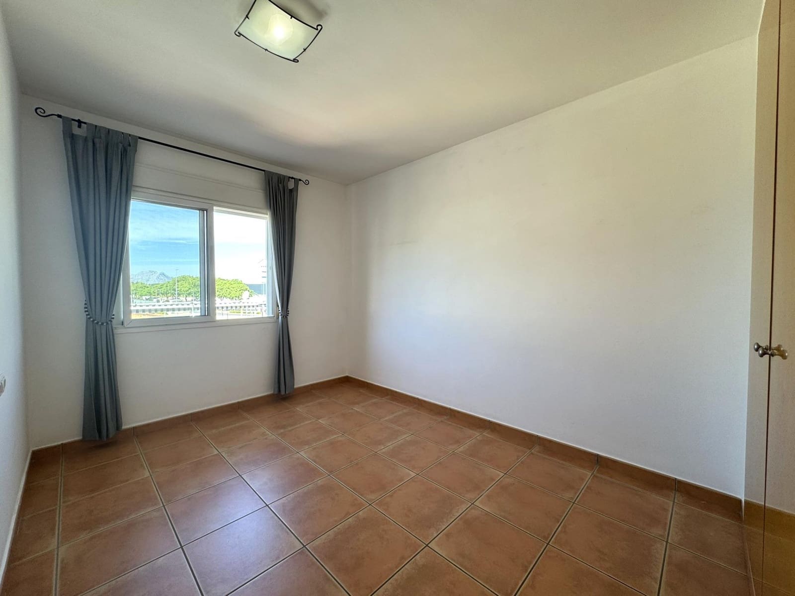 5 quarto Moradia em Banda para venda em Denia com garagem - 490 000 € (Ref: 10086184)