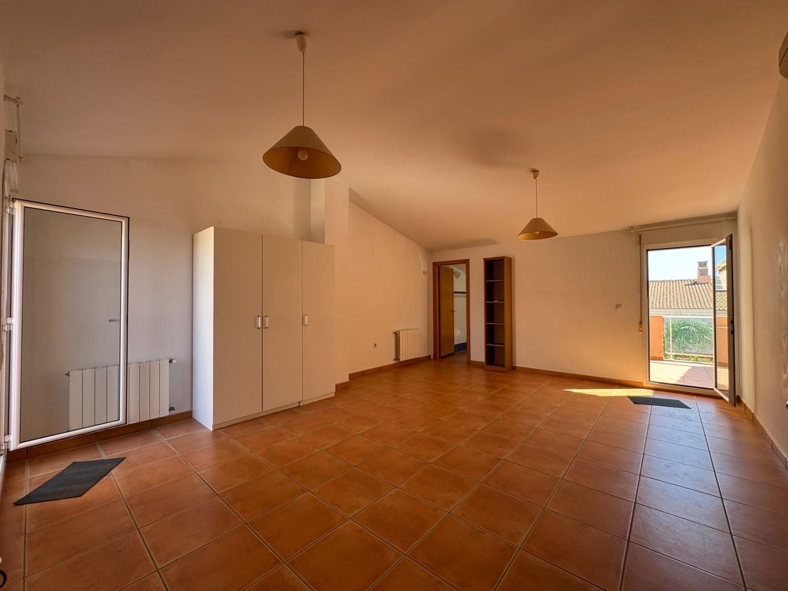 5 quarto Moradia em Banda para venda em Denia com garagem - 490 000 € (Ref: 10086184)