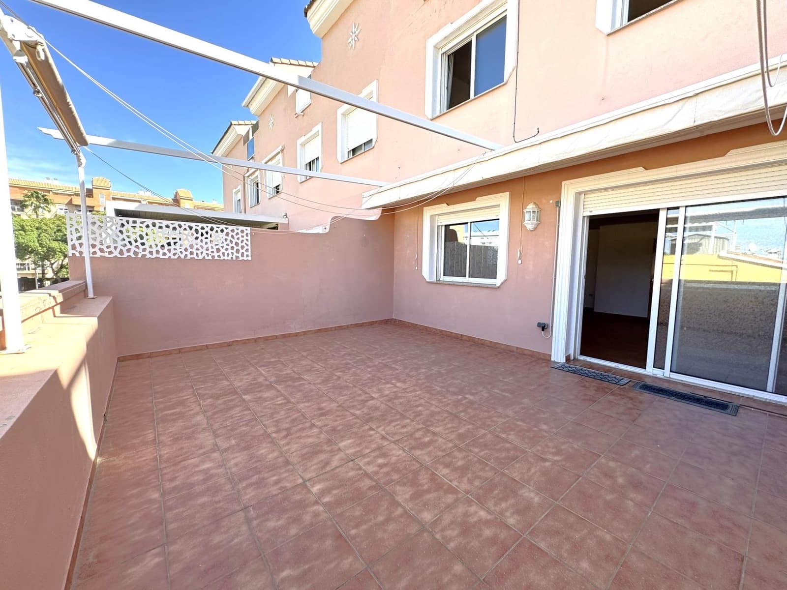 5 quarto Moradia em Banda para venda em Denia com garagem - 490 000 € (Ref: 10086184)