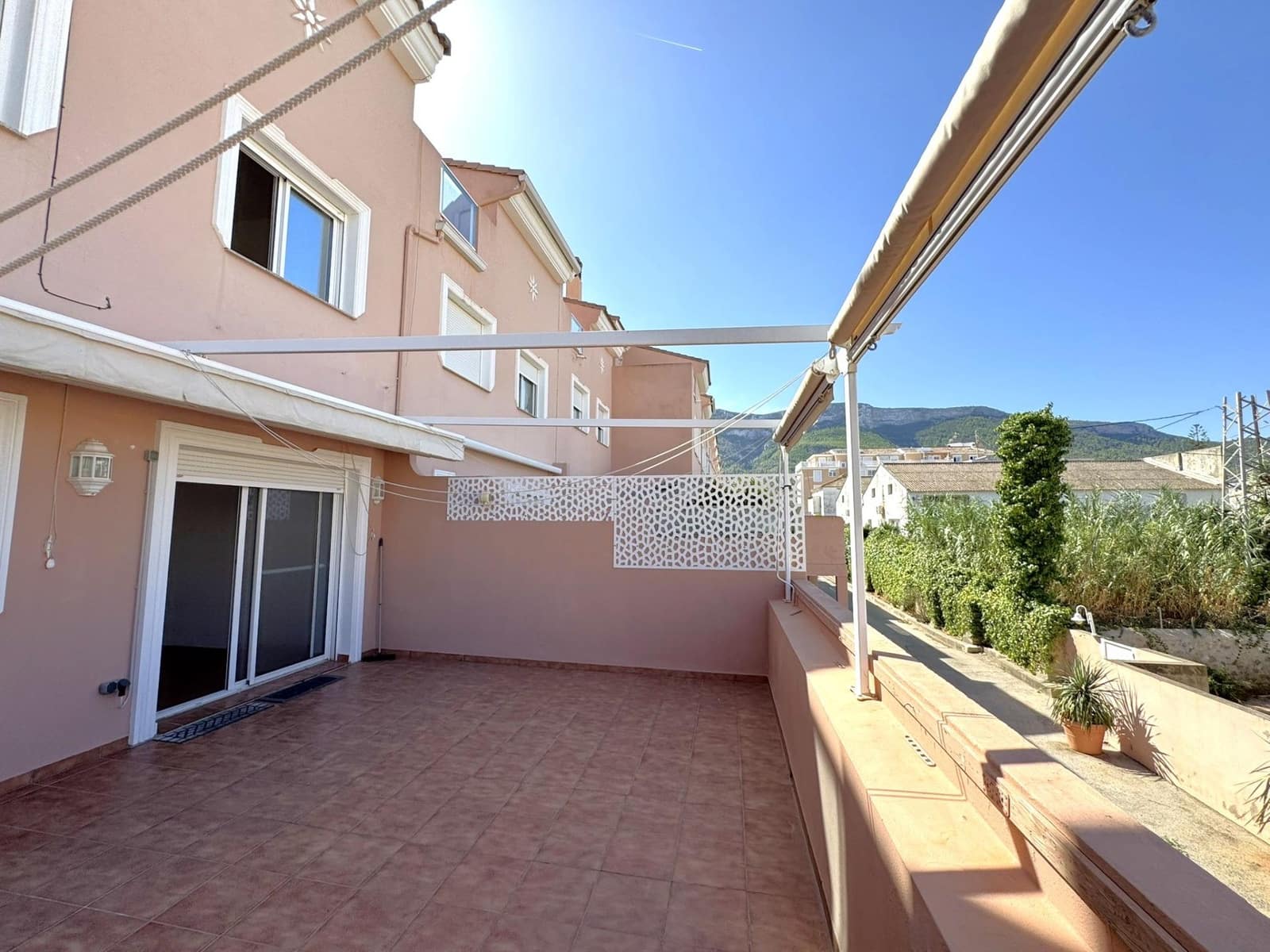5 quarto Moradia em Banda para venda em Denia com garagem - 490 000 € (Ref: 10086184)