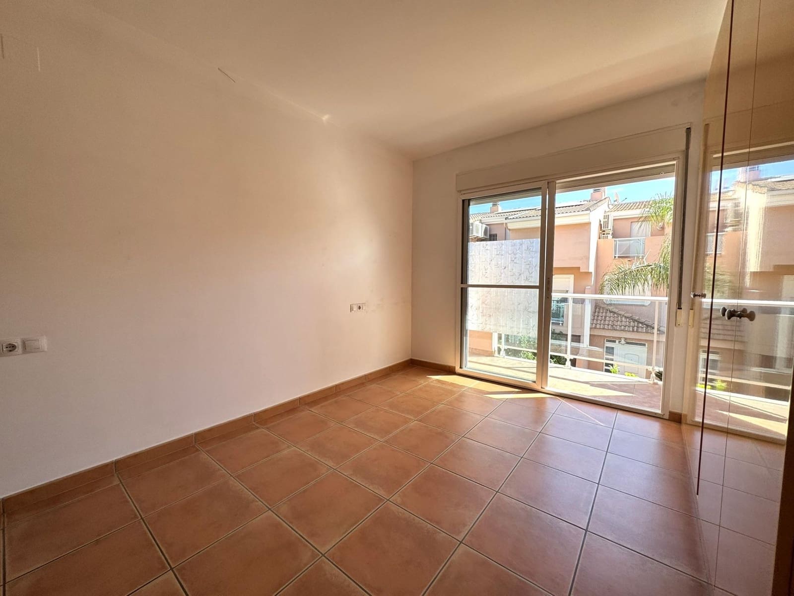 5 quarto Moradia em Banda para venda em Denia com garagem - 490 000 € (Ref: 10086184)