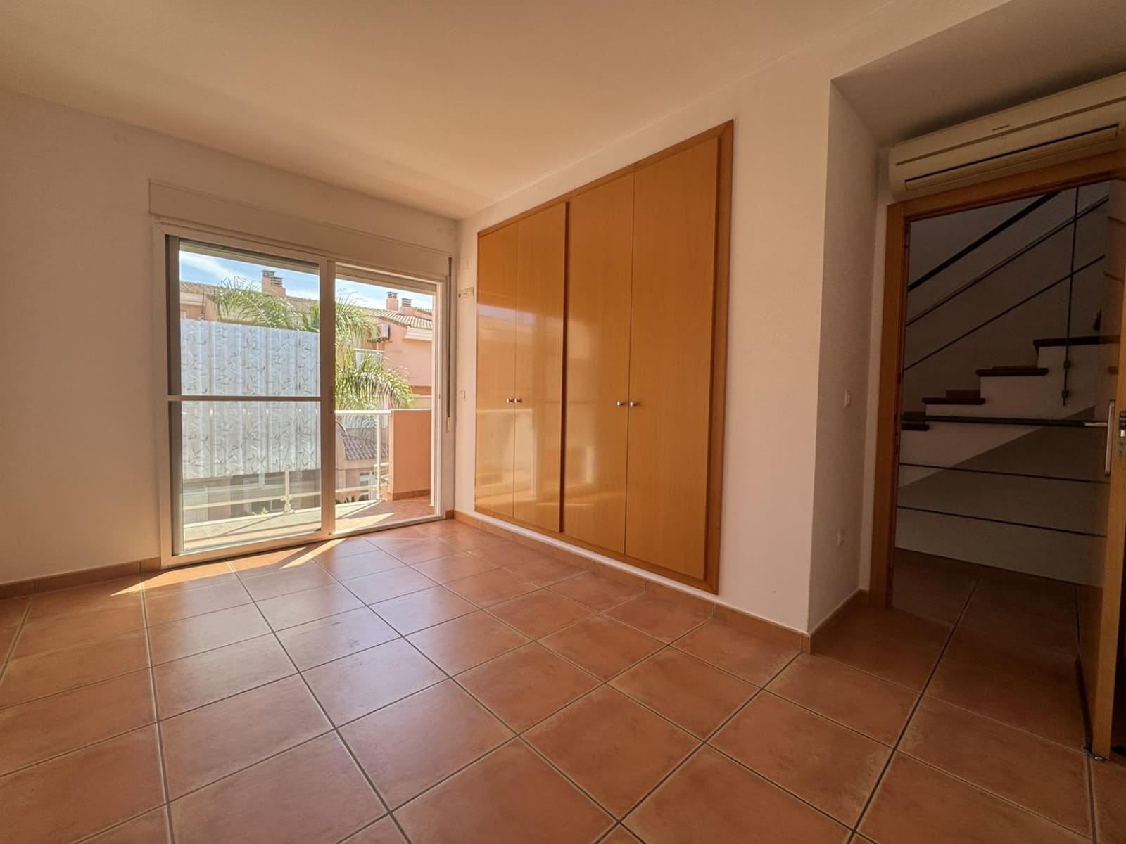 5 quarto Moradia em Banda para venda em Denia com garagem - 490 000 € (Ref: 10086184)