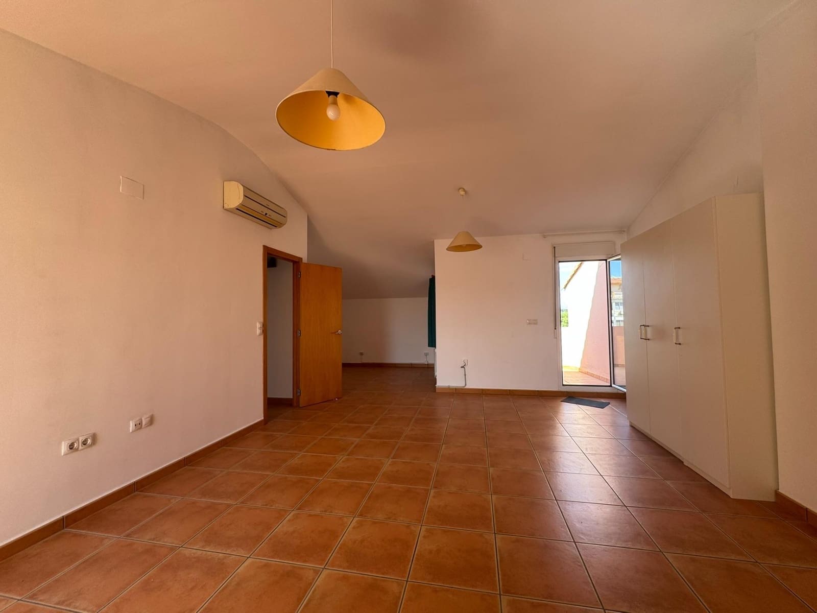 5 quarto Moradia em Banda para venda em Denia com garagem - 490 000 € (Ref: 10086184)