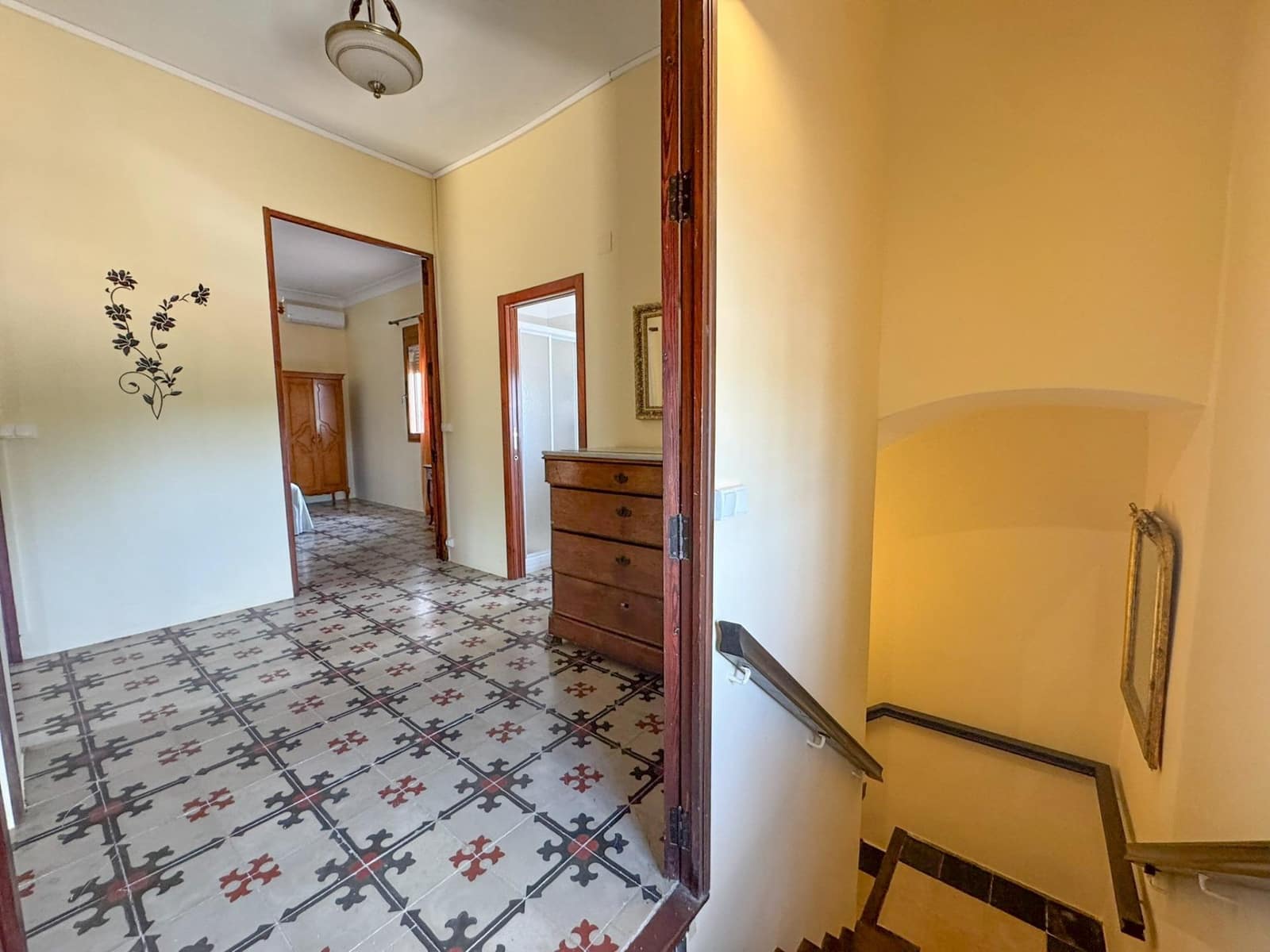 6 bedroom Villa for rent in Ondara with pool garage - € 3,500 (Ref: 10094719)