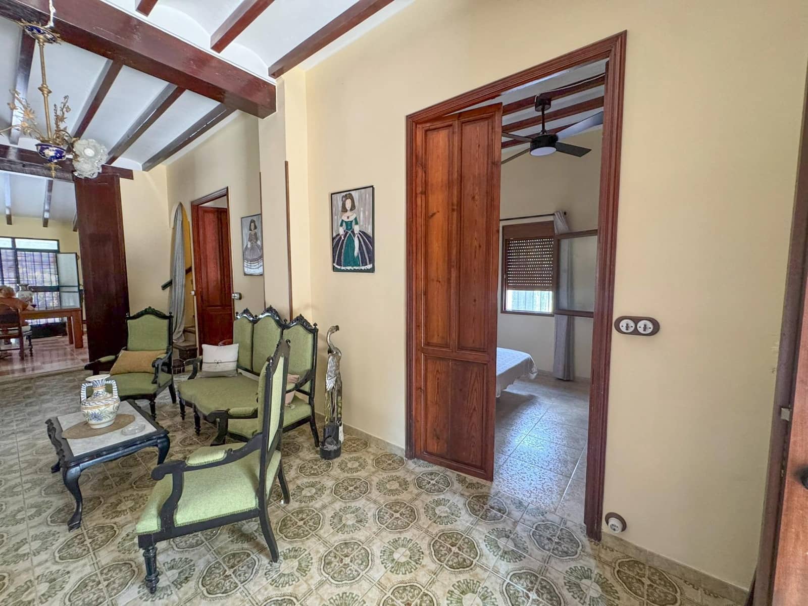 6 bedroom Villa for rent in Ondara with pool garage - € 3,500 (Ref: 10094719)