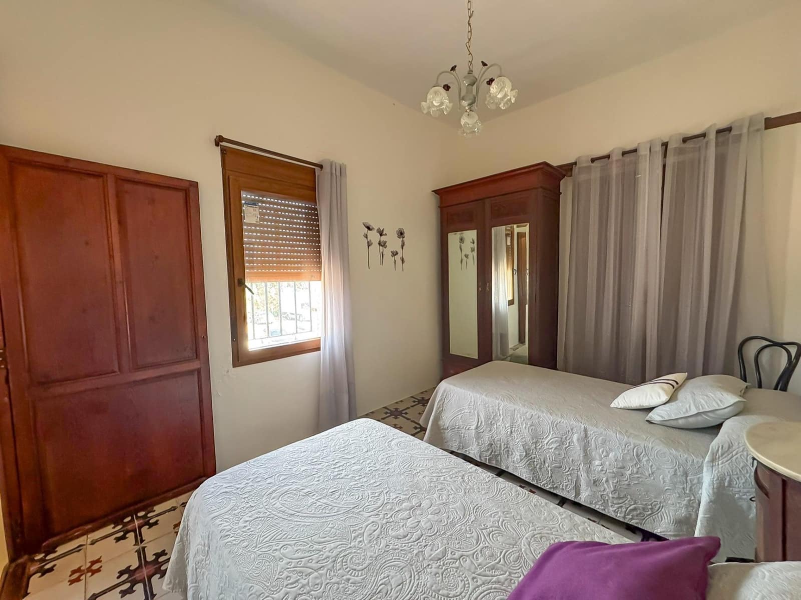 6 bedroom Villa for rent in Ondara with pool garage - € 3,500 (Ref: 10094719)