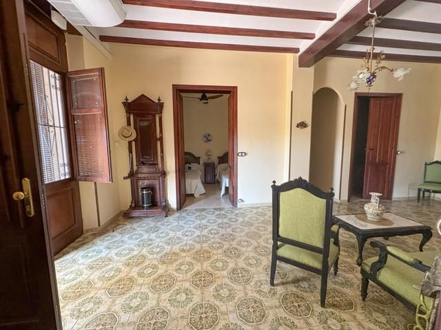 6 bedroom Villa for rent in Ondara with pool garage - € 3,500 (Ref: 10094719)