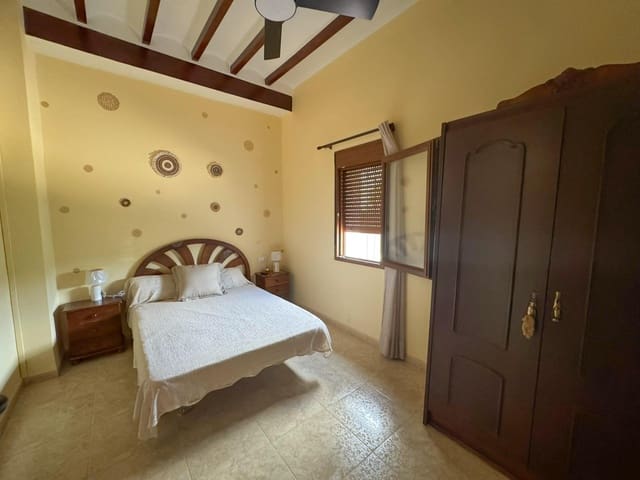 6 bedroom Villa for rent in Ondara with pool garage - € 3,500 (Ref: 10094719)