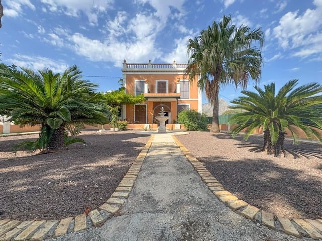 6 bedroom Villa for rent in Ondara with pool garage - € 3,500 (Ref: 10094719)