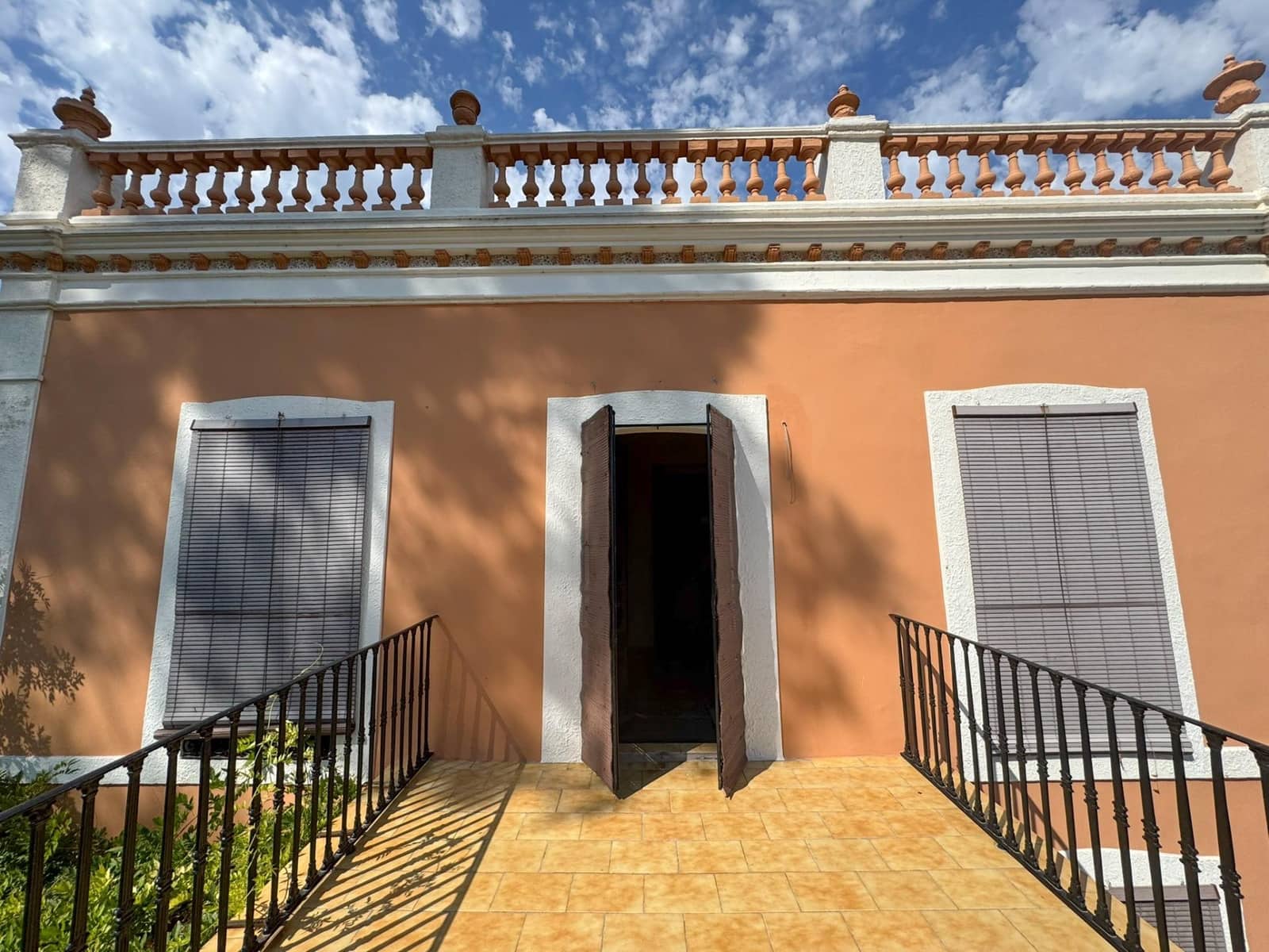 6 bedroom Villa for rent in Ondara with pool garage - € 3,500 (Ref: 10094719)
