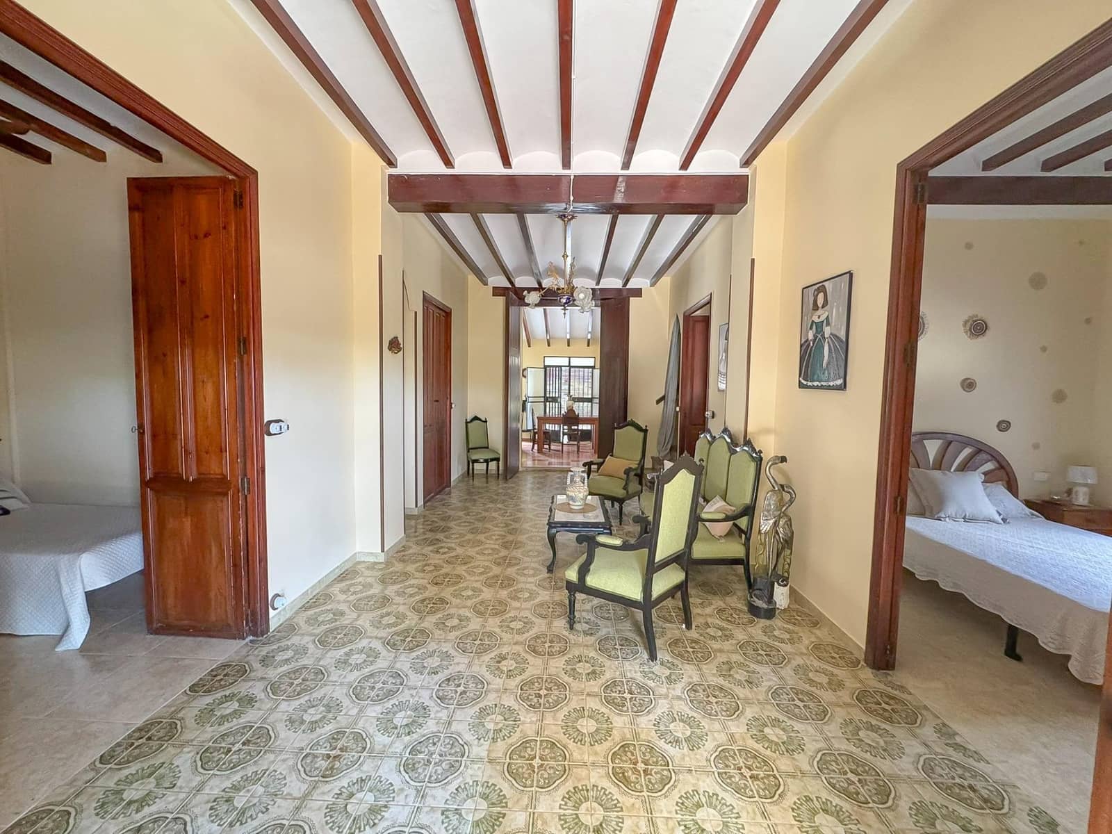 6 bedroom Villa for rent in Ondara with pool garage - € 3,500 (Ref: 10094719)