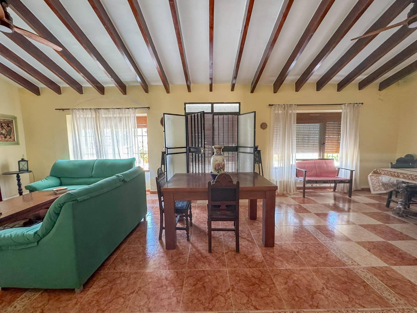 6 bedroom Villa for rent in Ondara with pool garage - € 3,500 (Ref: 10094719)