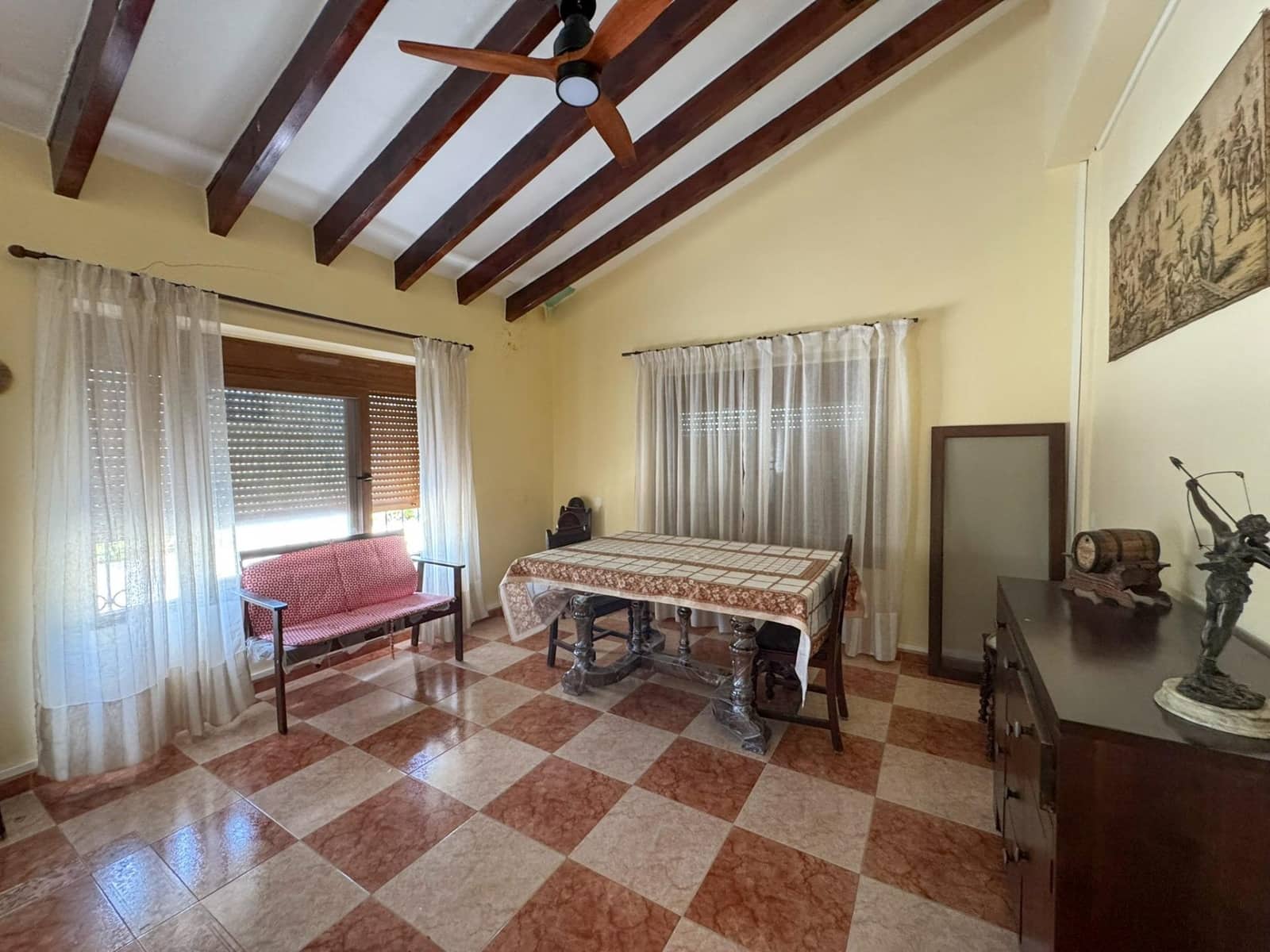 6 bedroom Villa for rent in Ondara with pool garage - € 3,500 (Ref: 10094719)