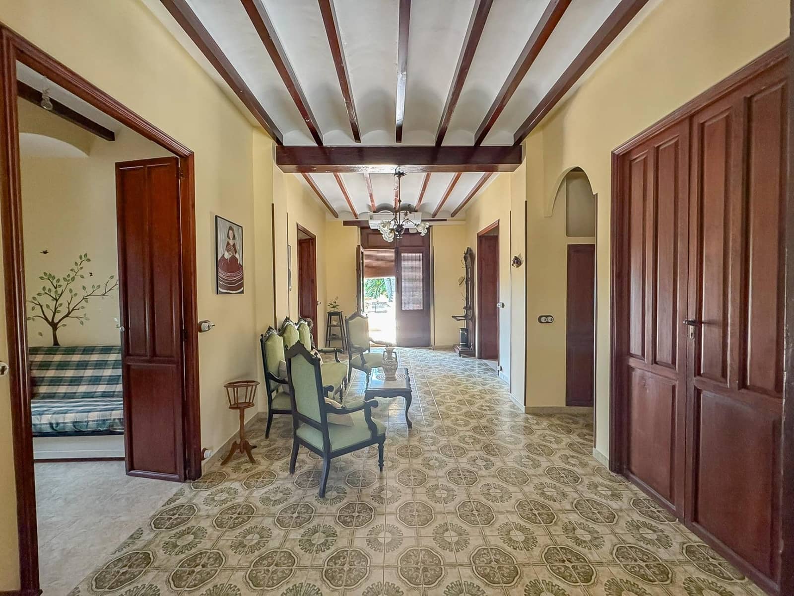 6 bedroom Villa for rent in Ondara with pool garage - € 3,500 (Ref: 10094719)