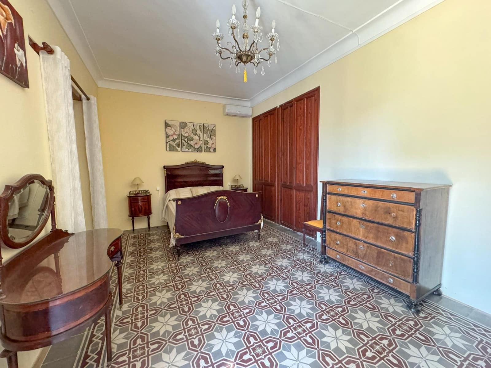 6 bedroom Villa for rent in Ondara with pool garage - € 3,500 (Ref: 10094719)