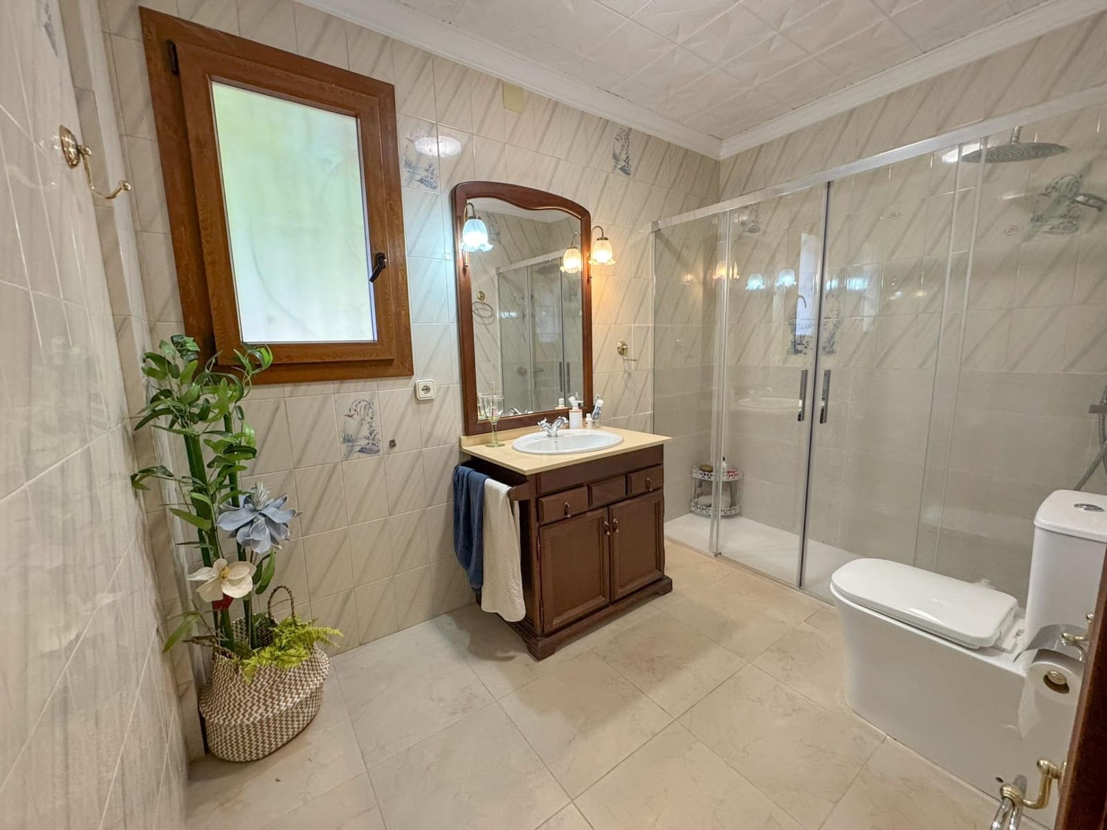6 bedroom Villa for rent in Ondara with pool garage - € 3,500 (Ref: 10094719)