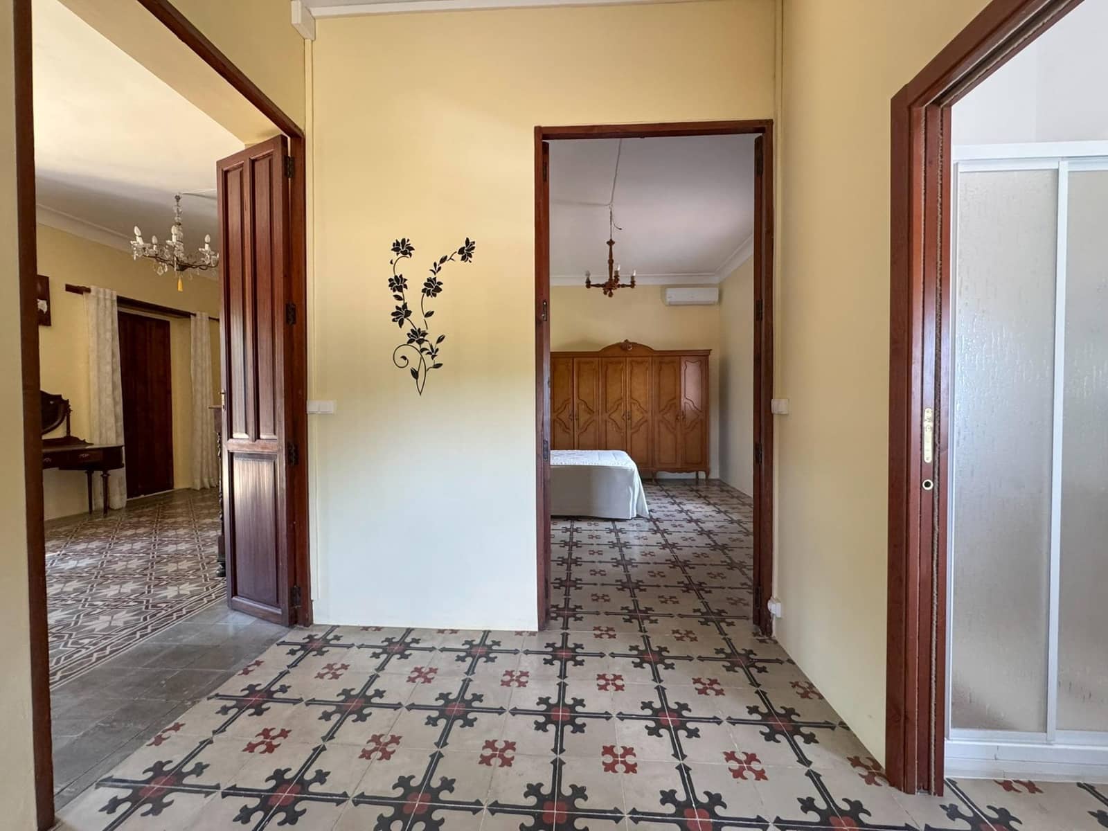 6 bedroom Villa for rent in Ondara with pool garage - € 3,500 (Ref: 10094719)