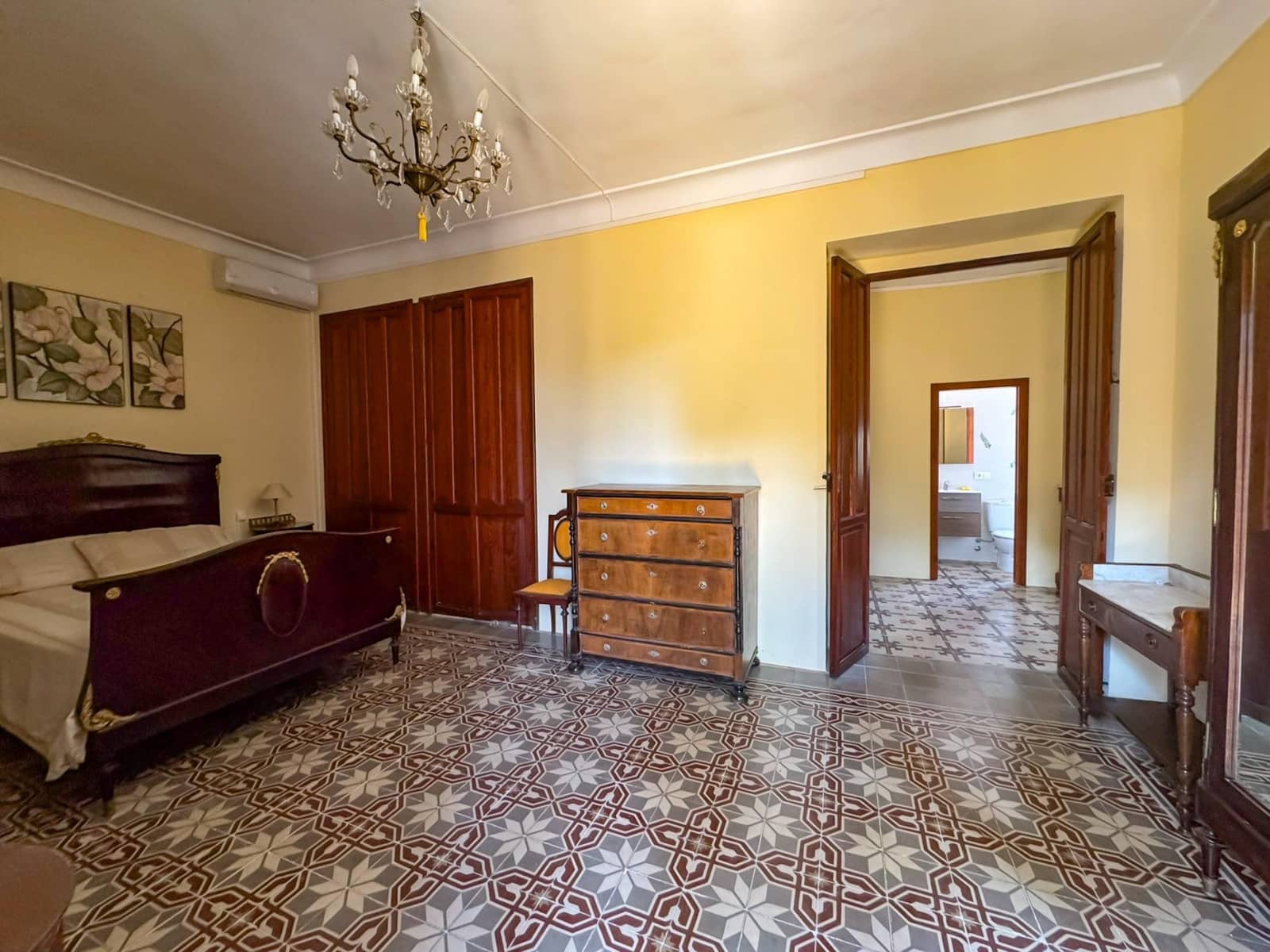 6 bedroom Villa for rent in Ondara with pool garage - € 3,500 (Ref: 10094719)
