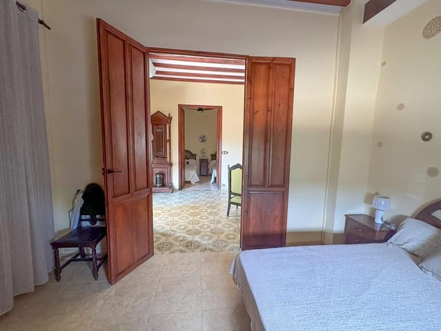 6 bedroom Villa for rent in Ondara with pool garage - € 3,500 (Ref: 10094719)