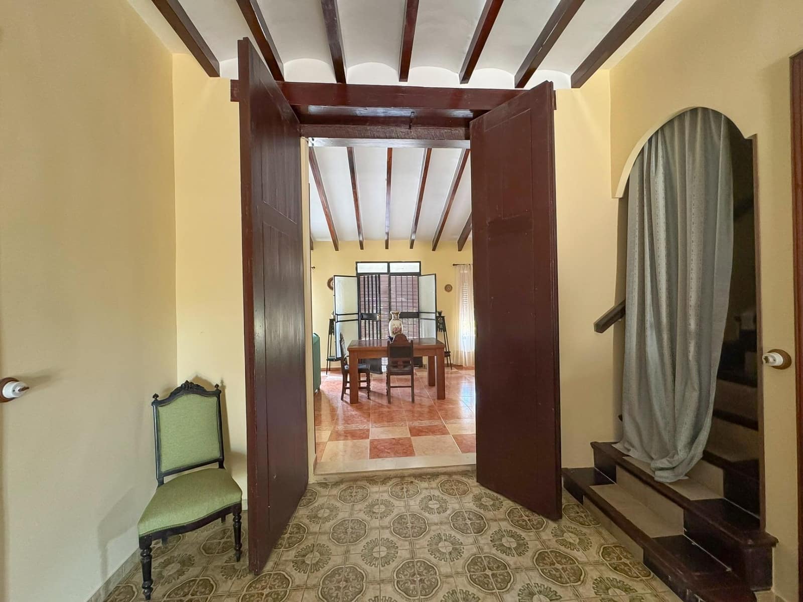 6 bedroom Villa for rent in Ondara with pool garage - € 3,500 (Ref: 10094719)