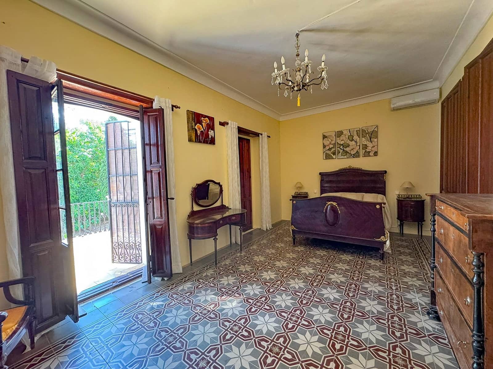 6 bedroom Villa for rent in Ondara with pool garage - € 3,500 (Ref: 10094719)