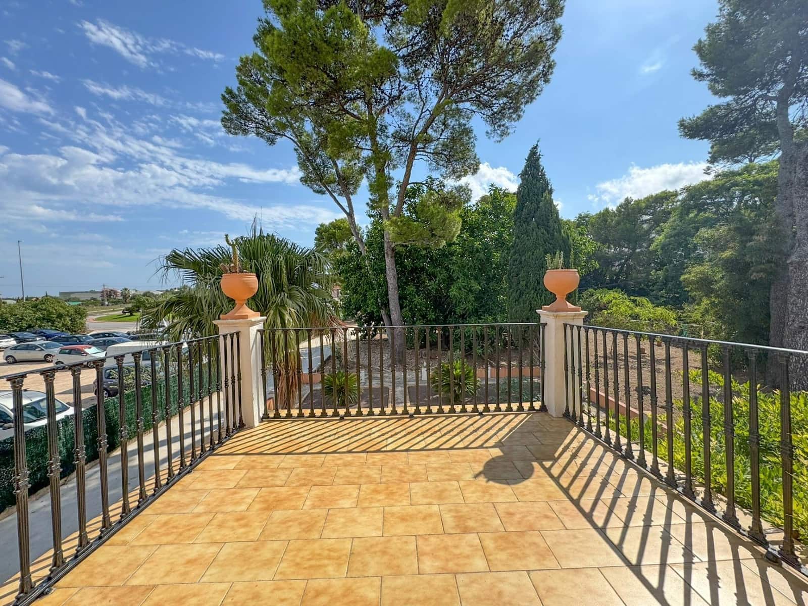 6 bedroom Villa for rent in Ondara with pool garage - € 3,500 (Ref: 10094719)