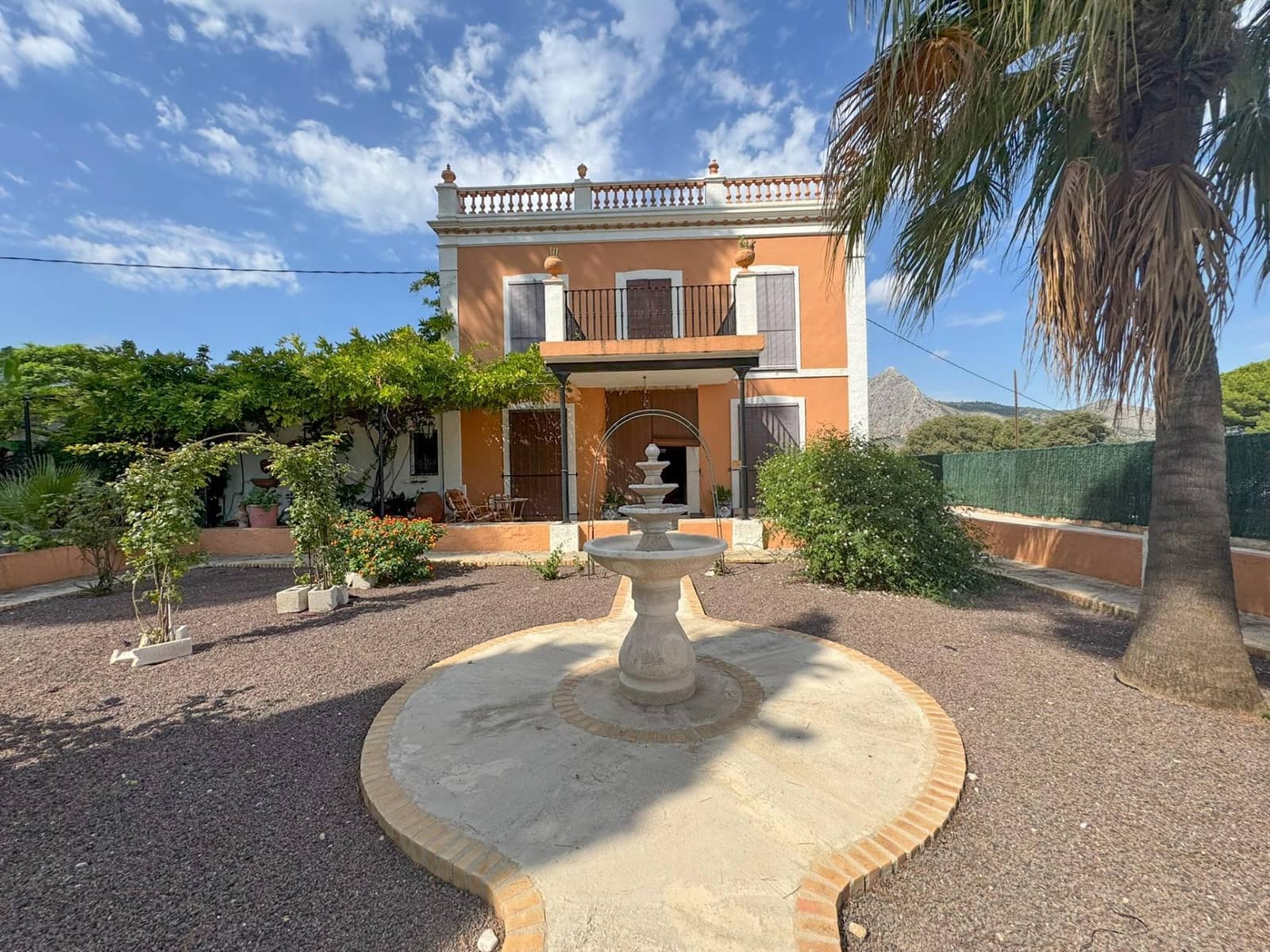 6 bedroom Villa for rent in Ondara with pool garage - € 3,500 (Ref: 10094719)