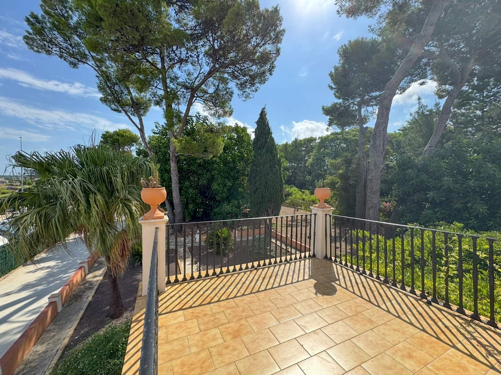 6 bedroom Villa for rent in Ondara with pool garage - € 3,500 (Ref: 10094719)
