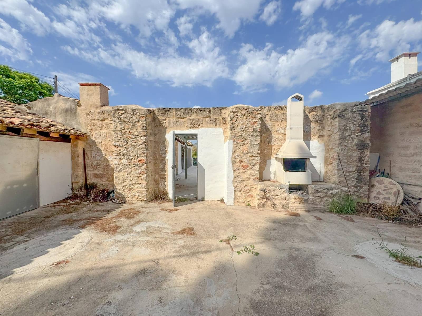 6 bedroom Villa for rent in Ondara with pool garage - € 3,500 (Ref: 10094719)