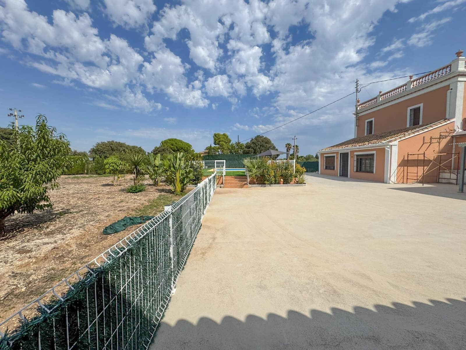 6 bedroom Villa for rent in Ondara with pool garage - € 3,500 (Ref: 10094719)
