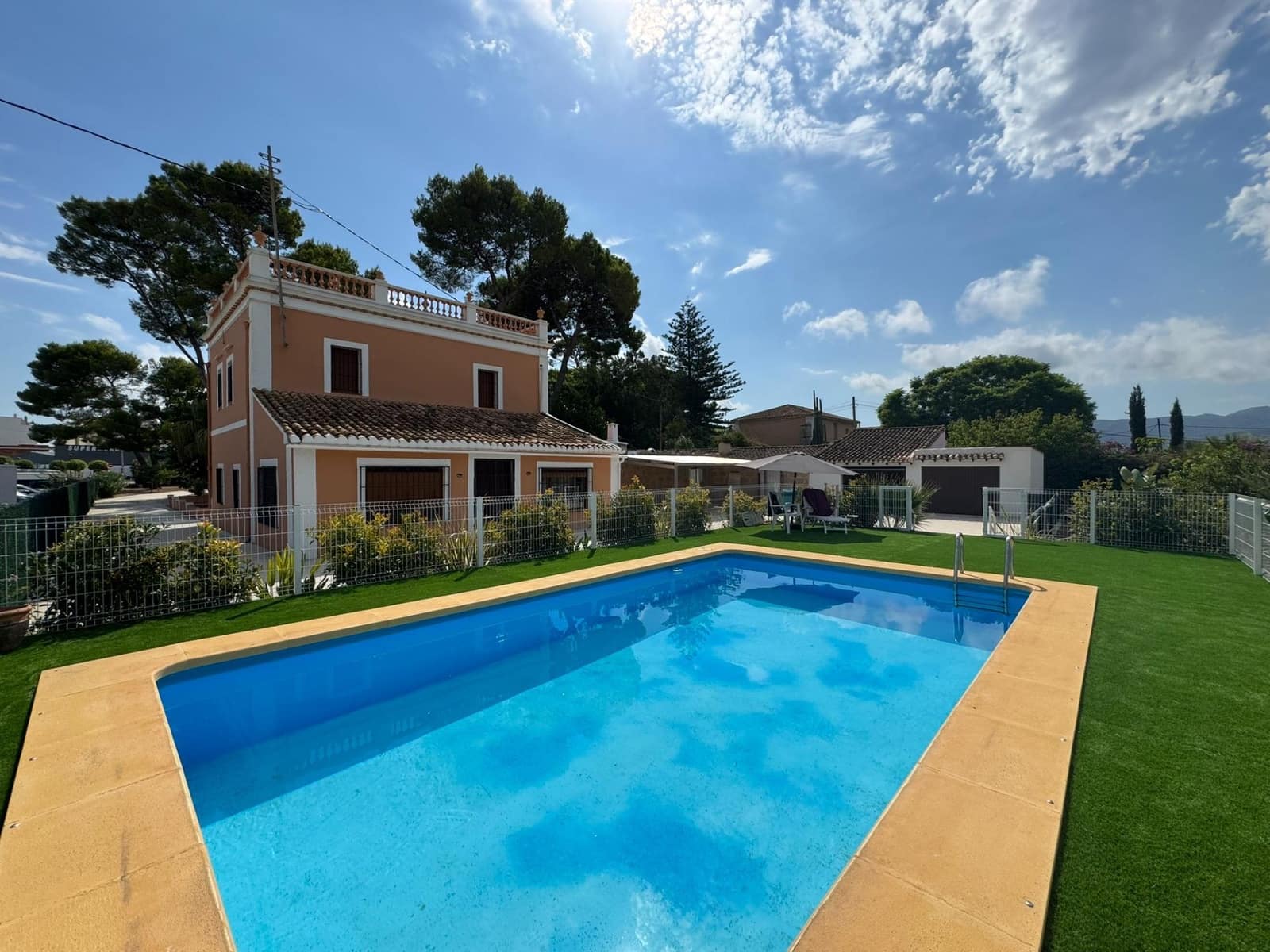 6 bedroom Villa for rent in Ondara with pool garage - € 3,500 (Ref: 10094719)