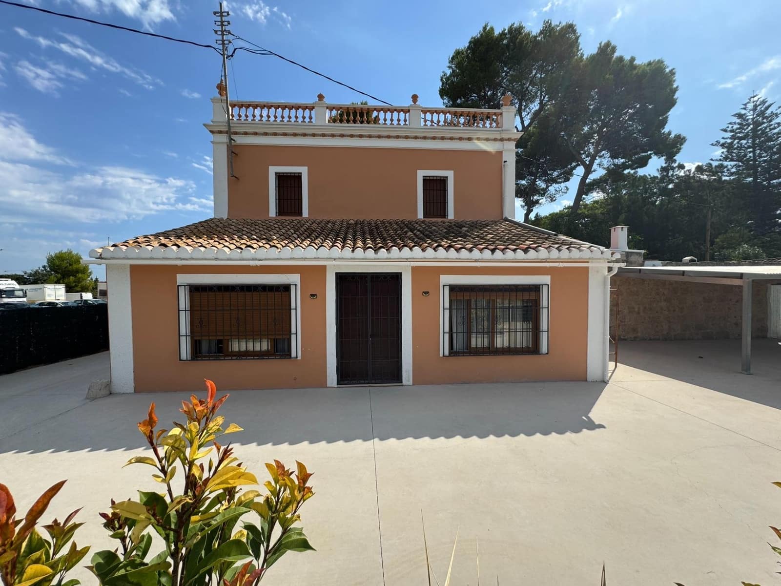 6 bedroom Villa for rent in Ondara with pool garage - € 3,500 (Ref: 10094719)