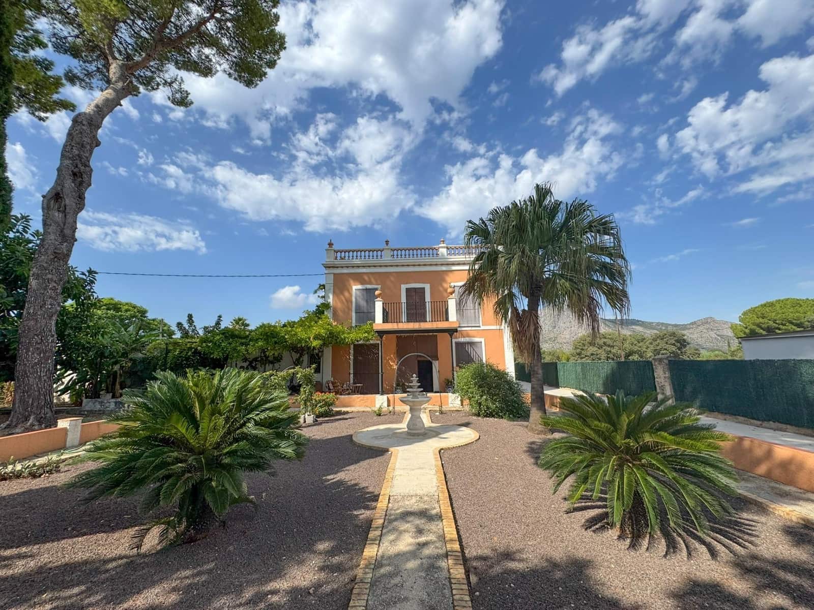6 bedroom Villa for rent in Ondara with pool garage - € 3,500 (Ref: 10094719)
