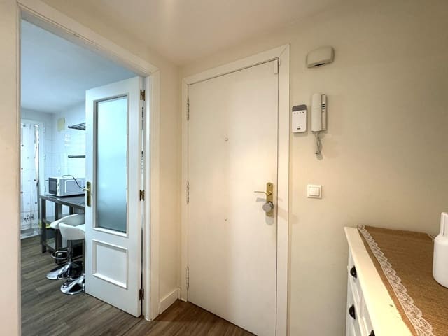 3 soveværelse Lejlighed til leje i Dénia - € 1.300 (Ref: 10109723)